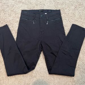 Zola Moto Skinny Jeans SUPPLIES BY UNION BAY.  NWOT.